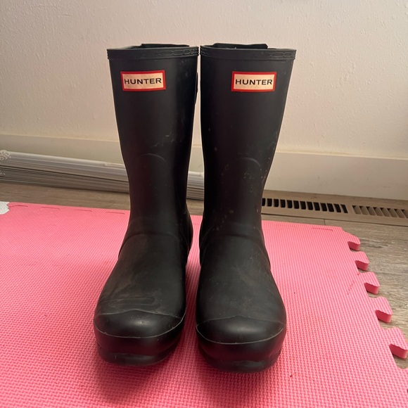 Hunter Classic Black Boots - Picture 1 of 2